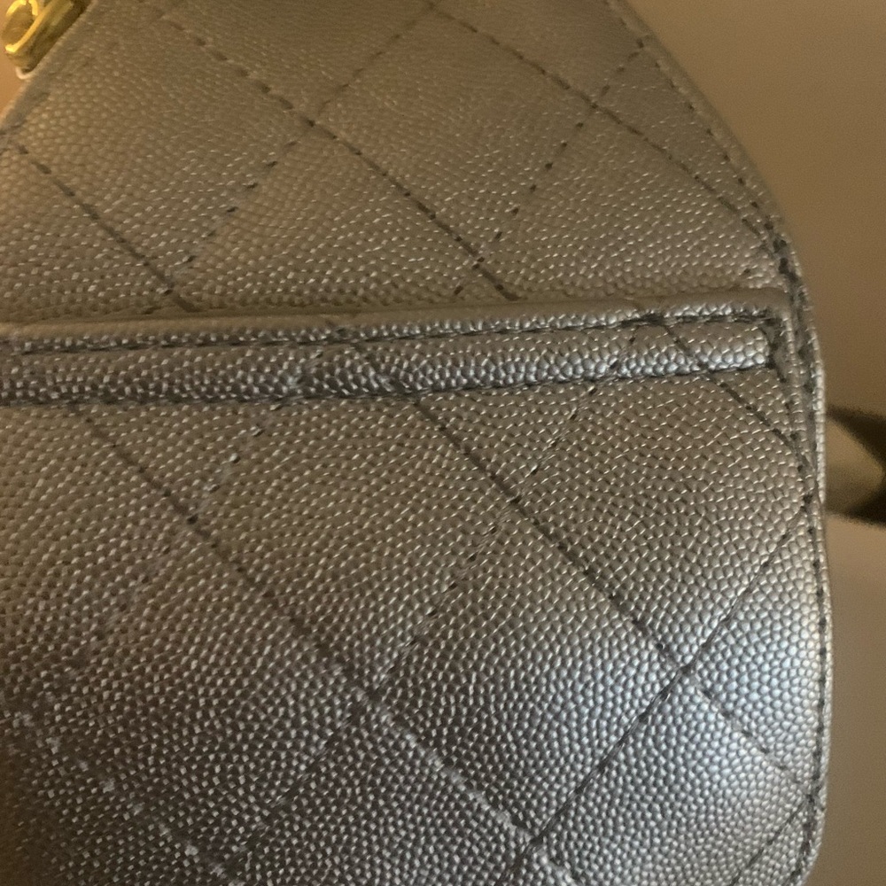 Elegant Silver Quilted Women's Bag - Picture 3 of 4